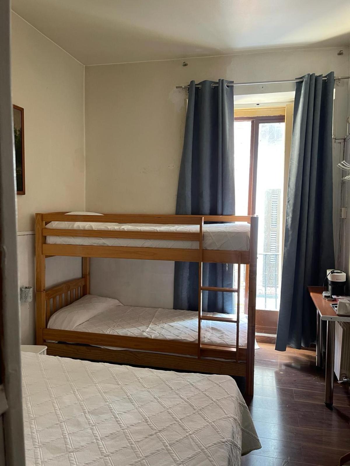 Hostal Daniel Мадрид Екстер'єр фото